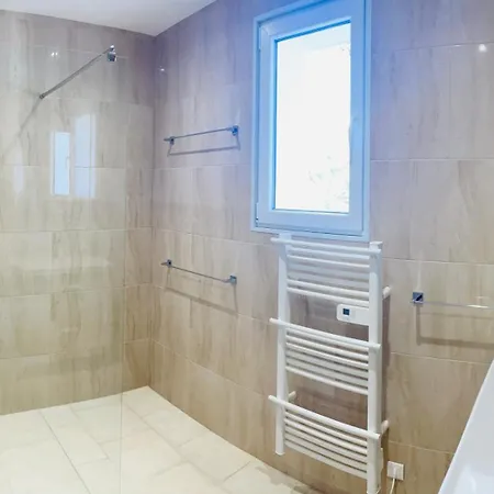 Villa Orange On The Cote D'azur 6br 11pax Ac Private Heated Pool Bbq Mountain View